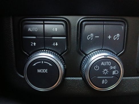Used 2023 GMC Yukon XL SLE w/ Max Trailering Package AWD/4WD image 12