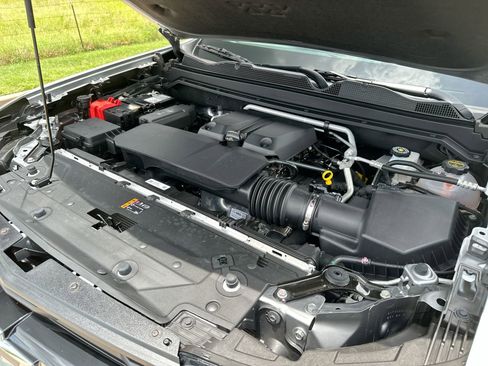 Used 2024 Chevrolet Colorado Z71 w/ Z71 Convenience Package 2 image 26