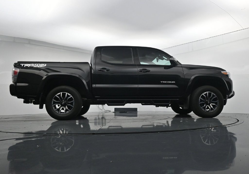 Used 2023 Toyota Tacoma TRD Sport AWD/4WD image 38