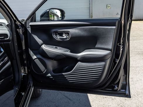 Certified 2023 Honda HR-V LX image 17
