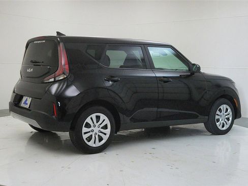 Used 2023 Kia Soul LX image 8