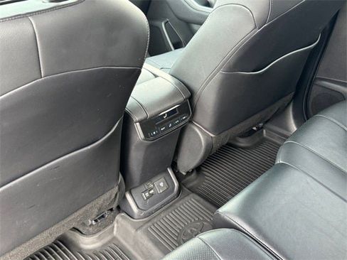 Used 2020 Toyota Highlander Limited image 16