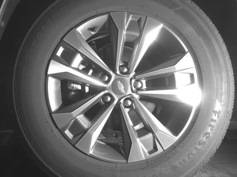 Used 2025 Chevrolet Equinox LT FWD image 12