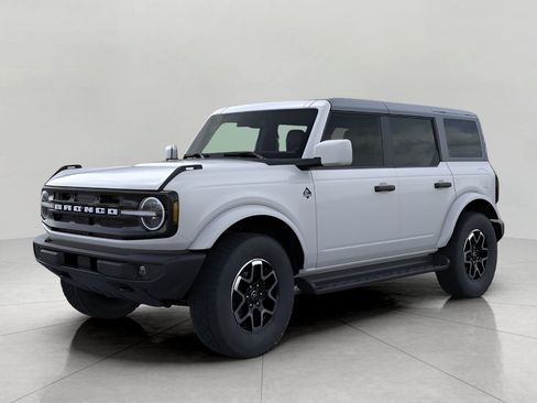 Used 2026 Ford Bronco Outer Banks AWD/4WD image 1