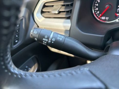 Used 2021 GMC Acadia SLT w/ Elevation Edition image 43