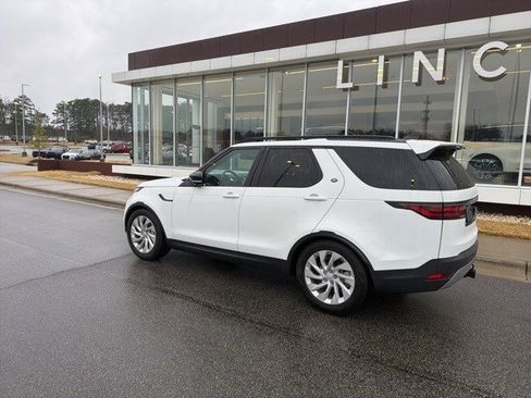 Used 2025 Land Rover Discovery S image 7