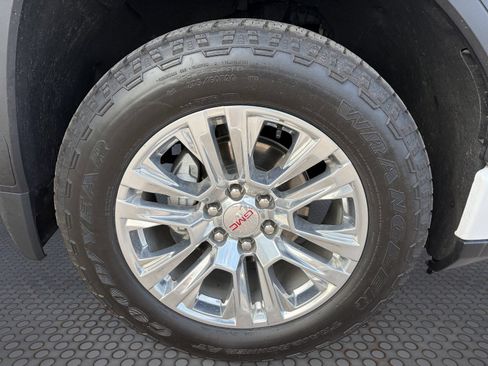 Certified 2024 GMC Sierra 1500 Denali w/ Technology Package AWD/4WD image 10