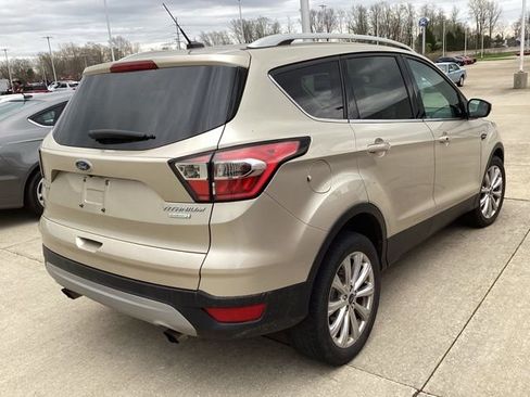 Used 2017 Ford Escape Titanium image 10