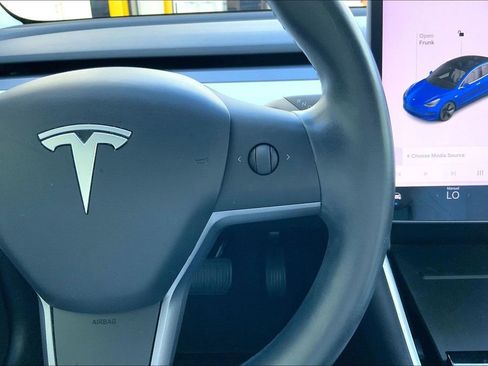 Used 2019 Tesla Model 3 image 18