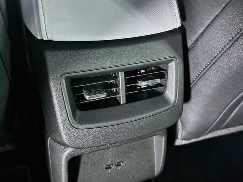 Used 2025 Chevrolet Equinox EV LT FWD image 27