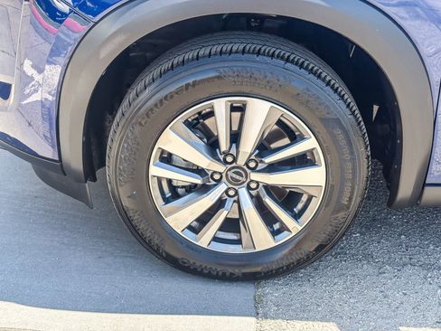 Used 2025 Nissan Pathfinder SL image 11