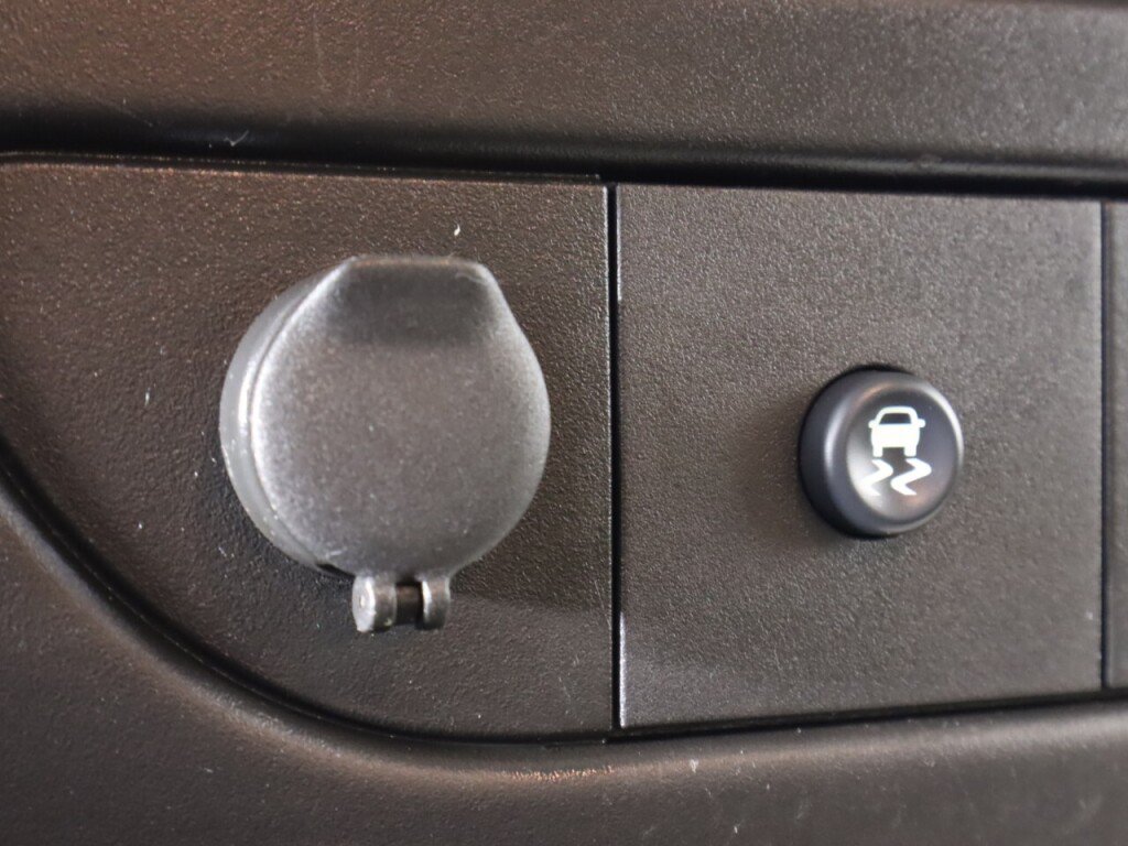 Used 2010 Chevrolet Express 1500 LS RWD image 18