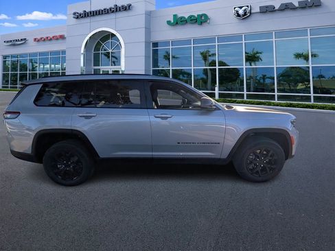 New 2025 Jeep Grand Cherokee L Laredo RWD image 8