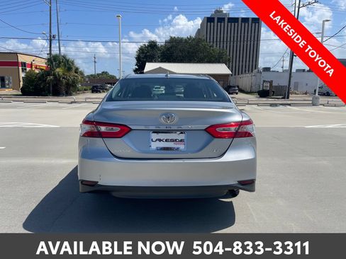 Used 2019 Toyota Camry LE FWD image 4