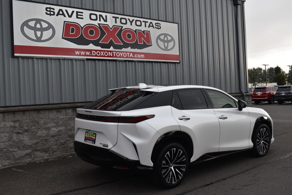 Used 2023 Lexus RZ 450e Premium w/ Technology Package AWD/4WD image 5