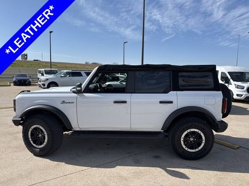 Used 2021 Ford Bronco Badlands image 3