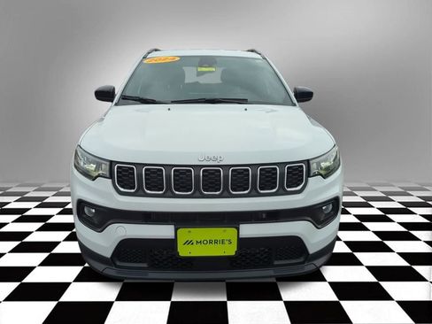Used 2024 Jeep Compass Latitude image 4