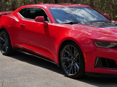 Used 2022 Chevrolet Camaro ZL1 image 35