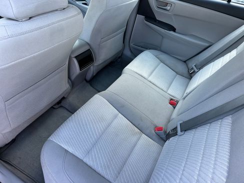 Used 2016 Toyota Camry LE FWD image 12