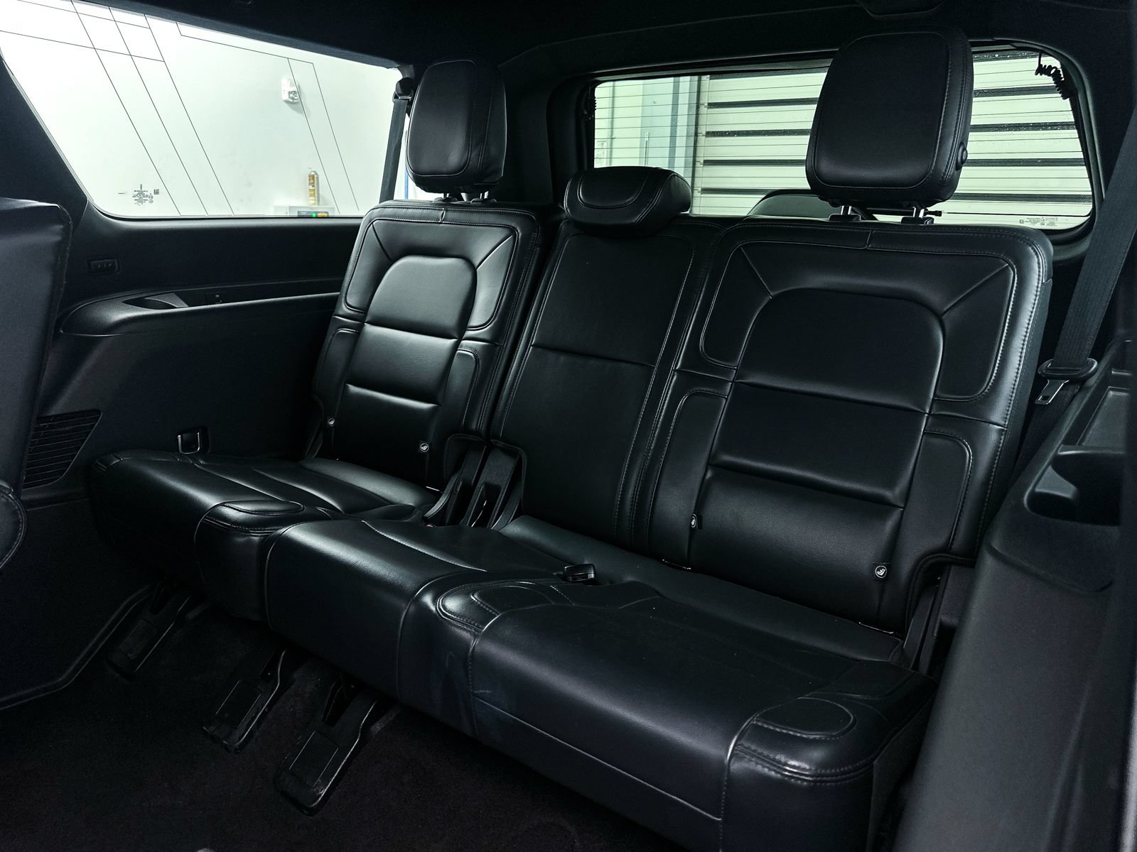 Used 2022 Lincoln Navigator L Reserve AWD/4WD image 7
