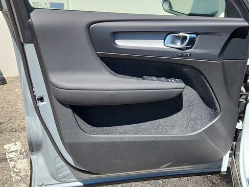 New 2025 Volvo XC40 B5 Core w/ Protection Package Premier image 9