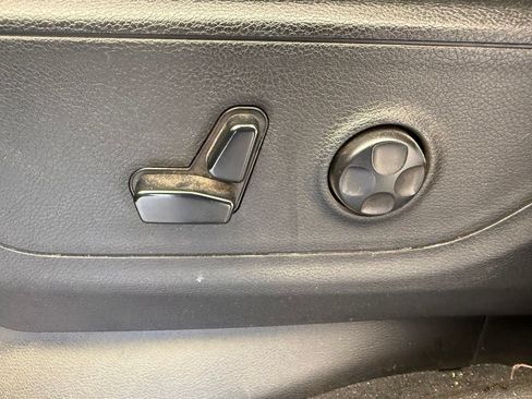 Used 2019 RAM 1500 Big Horn RWD image 18