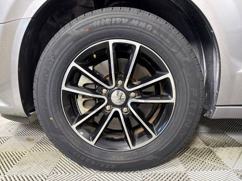 Used 2015 Dodge Grand Caravan SE image 18