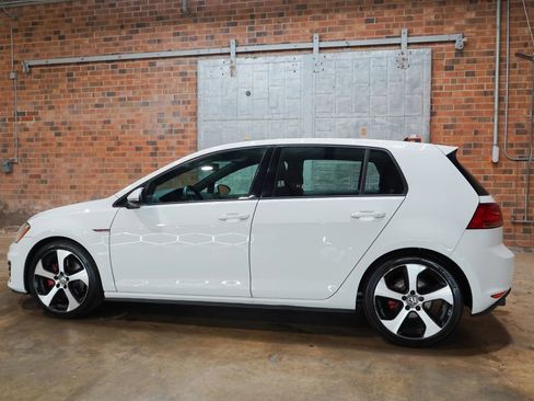 Used 2015 Volkswagen GTI S FWD image 10
