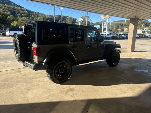 Used 2023 Jeep Wrangler Unlimited Rubicon 4xe image 5