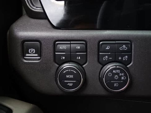 Used 2024 Chevrolet Silverado 1500 ZR2 AWD/4WD image 41
