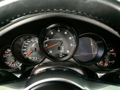 Used 2017 Porsche 911 Carrera image 10