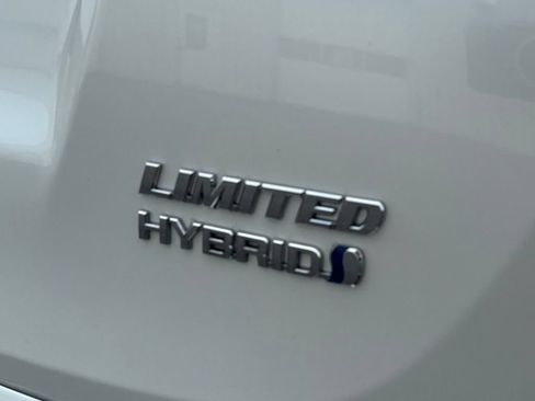 Used 2016 Toyota RAV4 Limited w/ Advanced Technology Package AWD/4WD image 11
