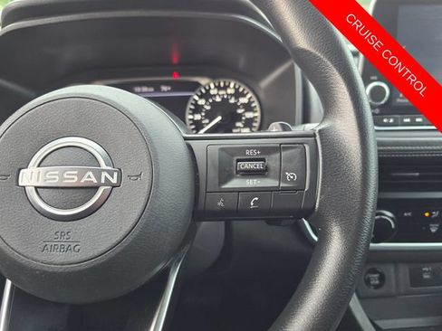 Used 2024 Nissan Rogue S AWD/4WD image 12