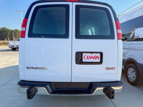 Used 2024 GMC Savana 2500 w/ Driver Convenience Package RWD image 4