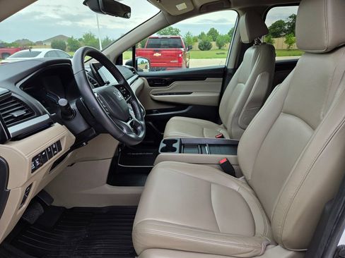 Used 2024 Honda Odyssey Touring image 9