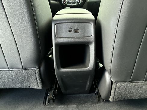Used 2025 Chevrolet Trax LT w/ Driver Confidence Package FWD image 17