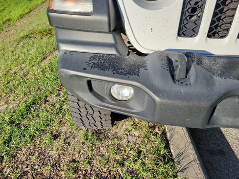 Used 2020 Jeep Gladiator Sport w/ Quick Order Package 24S image 5