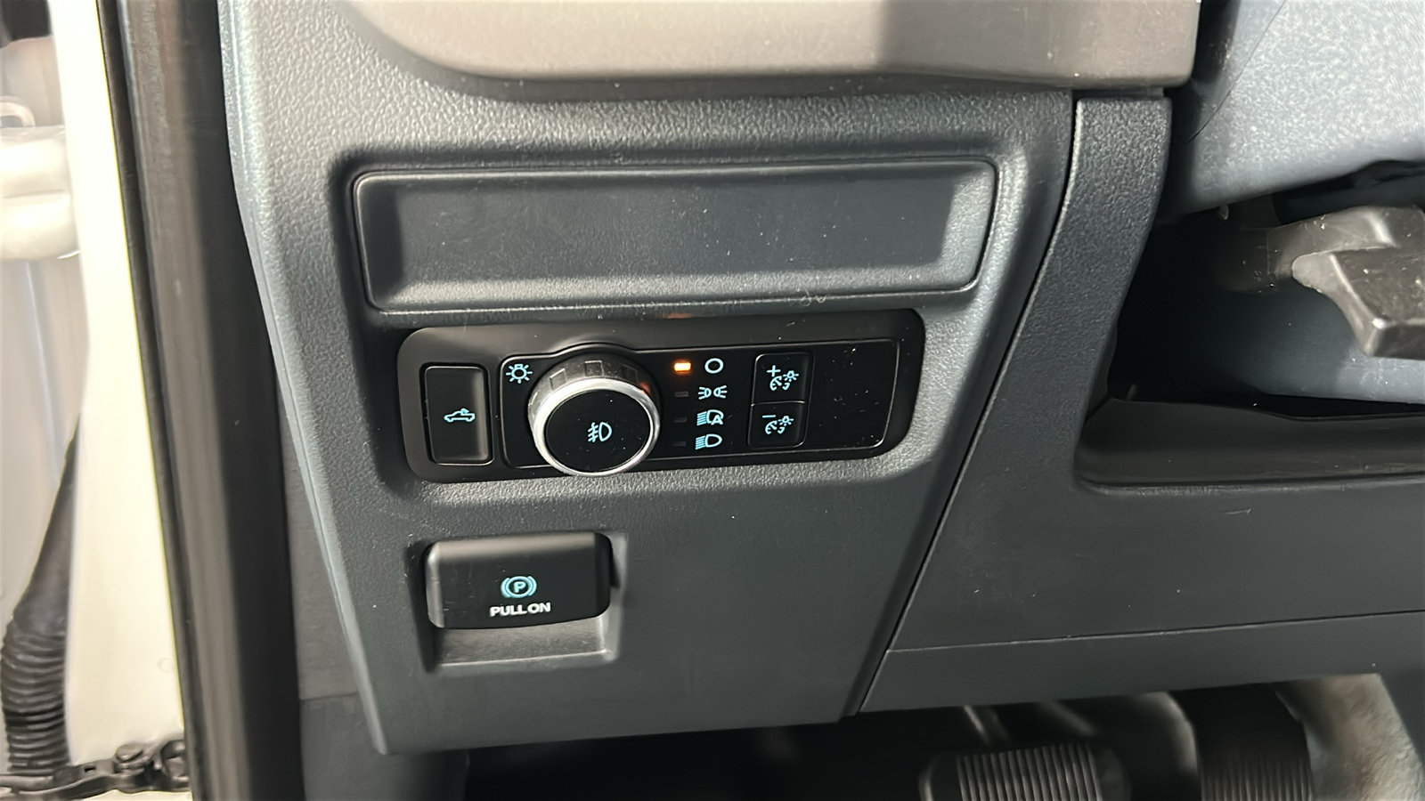 Used 2024 Ford F150 XL w/ Equipment Group 103A High AWD/4WD image 23