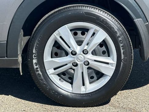 Certified 2025 Nissan Kicks Play S FWD image 32