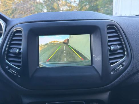 Used 2020 Jeep Compass Latitude w/ Popular Equipment Group image 19