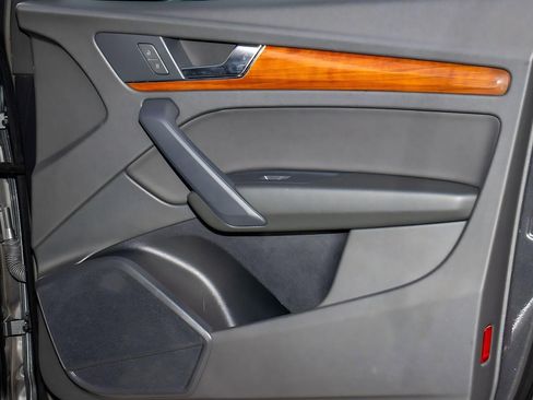 Used 2023 Audi Q5 2.0T Premium w/ Convenience Package image 19