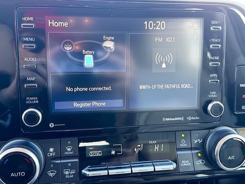 Used 2021 Toyota Highlander XLE image 30