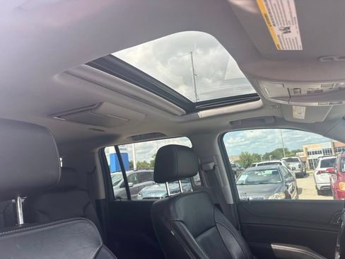 Used 2017 Chevrolet Suburban LT w/ LT Signature Package AWD/4WD image 33