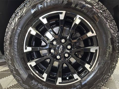 Certified 2025 Chevrolet Traverse Z71 w/ Enhanced Driving Package image 39