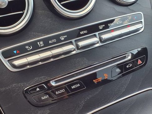 Used 2018 Mercedes-Benz GLC 300 4MATIC image 26