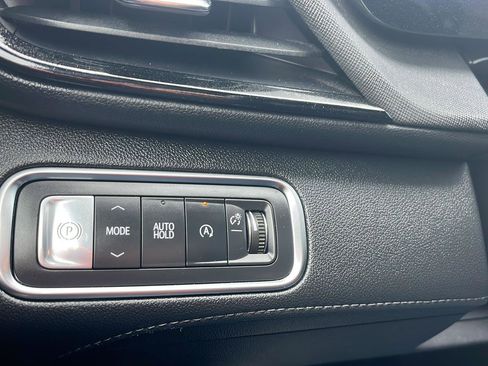 Used 2025 Buick Enclave Sport Touring image 13