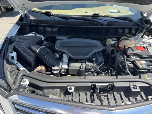 Used 2017 Cadillac XT5 Platinum w/ Driver Assist Package image 38