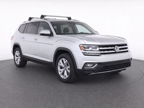Used 2018 Volkswagen Atlas SEL FWD image 2