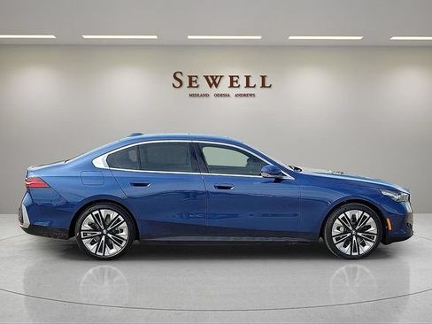 New 2027 BMW 530i xDrive w/ Premium Package AWD/4WD image 6