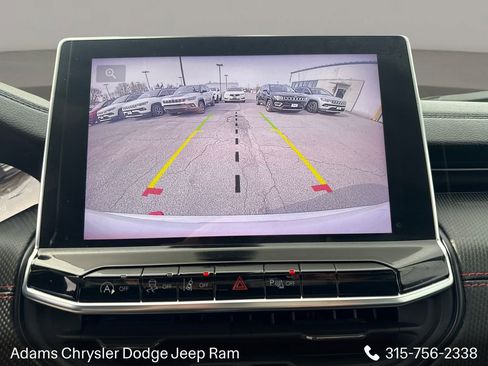 Used 2025 Jeep Compass Trailhawk AWD/4WD image 19